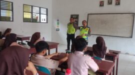 Polres Langkat menggelar Police goes to school di Sekolah Menengah Atas (SMA) (detikindonesia.co.id)