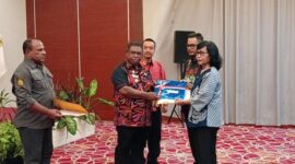 Penyerahan DPA ke (OPD) Yang Secara Simbolis Diterima PUPR dan Biro Hukum Setda Papua Barat di Hotel Swissbell Manokwari,