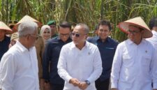 Menteri Koordinator Bidang Pangan, Zulkifli Hasan dan Menteri Perdagangan RI, Budi Santoso ke PT. Sinergi Gula Nusantara, Kabupaten Langkat, Sumut.