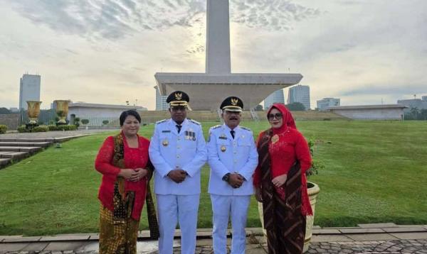 Bupati dan Wakil Bupati Raja Ampat, Orideko Burdam dan Mansyur Syahdan, hadir bersama istri mereka tercinta.(Detik Indonesia/iNews)