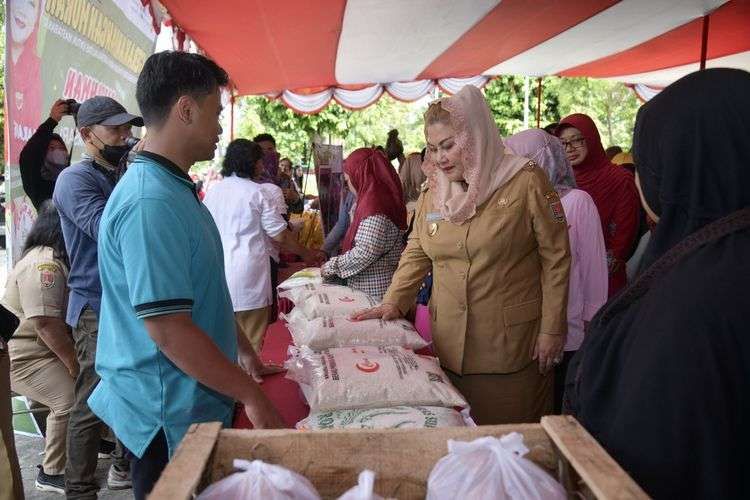 Gerakan Pasar Murah (GPM) lewat program Pasar Pangan Rakyat Murah dan Aman (Pak Rahman) berhasil digelar Pemkot) Semarang, Jawa Tengah (Foto: Humas Pemkot Semarang)