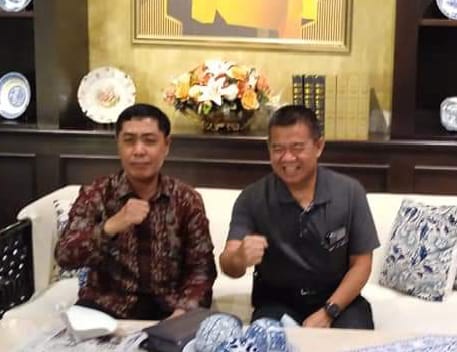 Foto : Panglima Haris RN dengan Brigjend Purn Junior Tumilaar