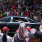 Masyarakat Indonesia dengan antusias menyambut Presiden Turkiye Erdogan (Detik Indonesia/Antara)