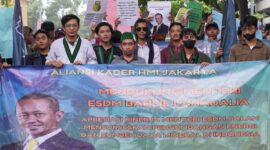 Aksi solidaritas Kader HMI yang memberikan dukungan moril kepada Menteri ESDM Bahlil (Istimewa)