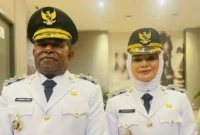 Pasangan Dominggus Catue, S. KM, M.Kes- H. Jumriati, SH resmi dilantik sebagai Bupati dan Wakil Bupati Sarmi oleh Presiden Prabowo Subianto di Istana Negara Republik Indonesia, Jakarta, Kamis (20/2/2025). (Detik Indonesia/Berita Papua)