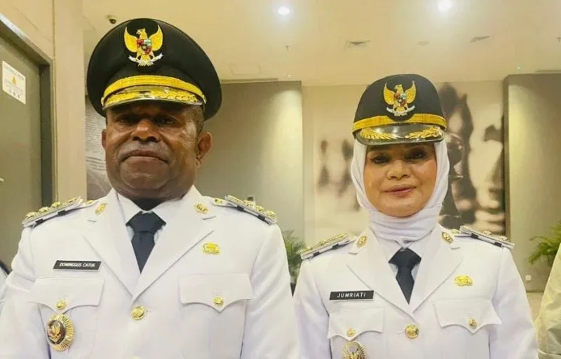 Pasangan Dominggus Catue, S. KM, M.Kes- H. Jumriati, SH resmi dilantik sebagai Bupati dan Wakil Bupati Sarmi oleh Presiden Prabowo Subianto di Istana Negara Republik Indonesia, Jakarta, Kamis (20/2/2025). (Detik Indonesia/Berita Papua)