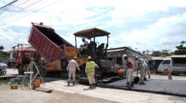 PT IWIP memperbaiki jalan lintas Halmahera. (Detik Indonesia/Tanda Seru/IWIP)