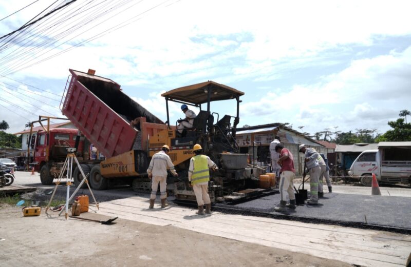 PT IWIP memperbaiki jalan lintas Halmahera. (Detik Indonesia/Tanda Seru/IWIP)