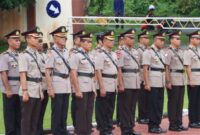 Sejumlah Pejabat Utama (PJU) Polres Kabupaten Halmahera Selatan, Provinsi Maluku Utara, yang mengalami mutasi turut hadir dalam upacara serah terima jabatan pada Senin (17/2/2025). (Detik Indonesia/ Tribun Ternate/Humas Polres Halmahera Selatan)