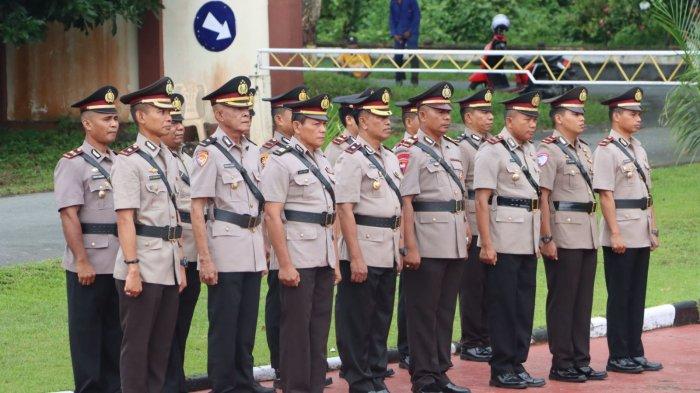 Sejumlah Pejabat Utama (PJU) Polres Kabupaten Halmahera Selatan, Provinsi Maluku Utara, yang mengalami mutasi turut hadir dalam upacara serah terima jabatan pada Senin (17/2/2025). (Detik Indonesia/ Tribun Ternate/Humas Polres Halmahera Selatan)