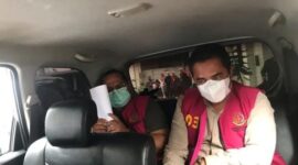 Foto dokumentasi: Kadis PUPR Taliabu dan Direktur PT MS saat ditahan setelah jadi Tersangka kasus Korupsi (Istimewa)