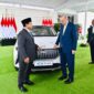 Presiden Recep Teyyep Erdogan ketika menyerahkan mobil listrik Togg T10X kepada Presiden Prabowo Subianto. (Foto: Biro Pers Setpres)