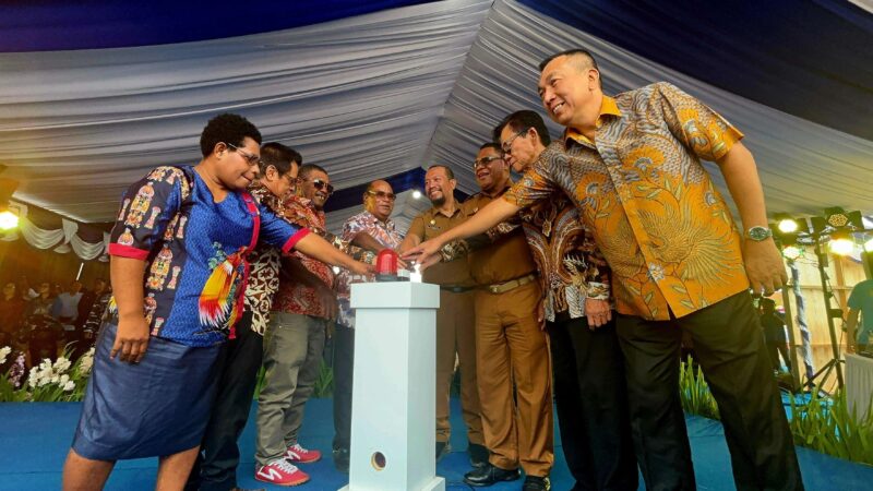 Penekanan tombol tiang pancang Ground Breaking Mall Sorong Modern City (Istimewa)