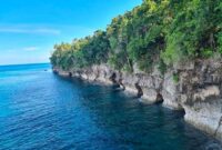 Pantai Lubang Lima di Desa Hutumuri, Kecamatan Leitimur Selatan, Kota Ambon, kini semakin dikenal sebagai destinasi wisata alam dengan panorama menakjubkan (Detik Indonesia/RRI/Tadea Elisabeth).