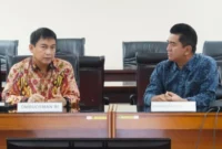 Anggota Ombudsman Hery Susanto (kiri) dalam pertemuan dengan perwakilan dari Universitas Indonesia di Jakarta, Rabu (12/3/2025). (Detik Indonesia/ANTARA/HO-Ombudsman RI)