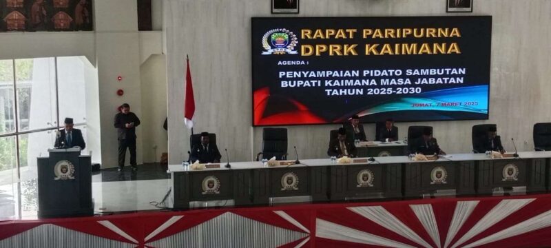 Pidato Pertama Bupati Kaimana Drs Hasan Achmad.M.Si di ruang Aidotorium DPRK Kaimana (Detik Indonesia/RRI/ Jack)