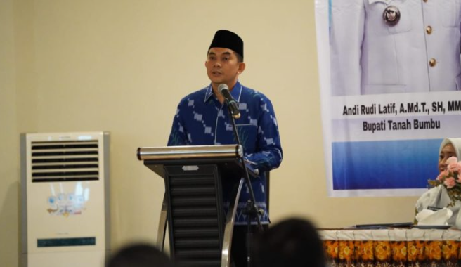 (Foto : Bupati Tanah Bumbu, Andi Rudi Latif membuka secara resmi konsultasi publik dokumen RPJMD 2025-2030, Minggu, 16 Maret 2025)