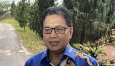 Wakil Ketua Umum Partai Amanat Nasional (PAN) Viva Yoga Mauladi sepakat soal wacana retreat kepala daerah digelar lagi pada tahun 2026. Viva menerangkan bahwa retreat kepala daerah bisa dijadikan ajang bersinergi dengan kebijakan pemerintah pusat. (Detik Indonesia/KOMPAS.com/Irfan Kamil) 