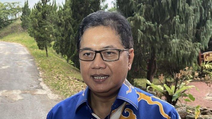 Wakil Ketua Umum Partai Amanat Nasional (PAN) Viva Yoga Mauladi sepakat soal wacana retreat kepala daerah digelar lagi pada tahun 2026. Viva menerangkan bahwa retreat kepala daerah bisa dijadikan ajang bersinergi dengan kebijakan pemerintah pusat. (Detik Indonesia/KOMPAS.com/Irfan Kamil) 