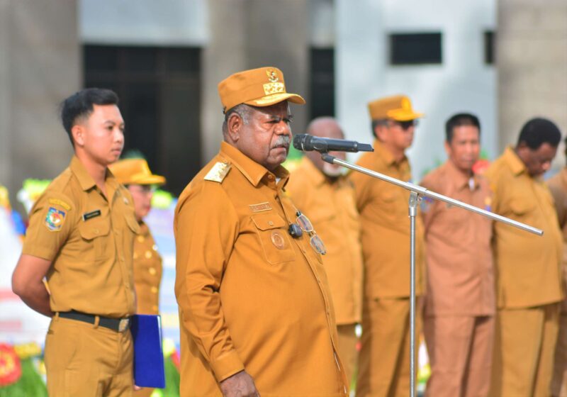 Gubernur Papua Barat Daya, Elisa Kambu pimpin apel perdana bersama ASN (10/3/2025) (Detik Indonesia/RRI/Husni Laing)