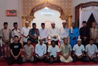 Wakil Gubernur Maluku Utara, H. Sarbin Sehe (enam dari kanan) bersama Kakanwil Kemenag Malut H. Amar Manaf pada kegiatan Safari Ramadan. (Detik Indonesia/RRIKemenag Malut)